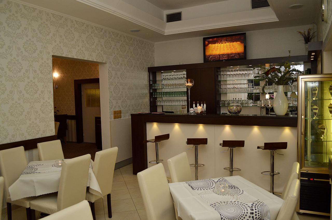 Hotel Florian Slavkov u Brna Εξωτερικό φωτογραφία